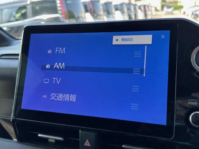 トヨタ ノア G 大阪府 2022(令4)年 2.2万km スパークリングブラックパールクリスタルシャイン １０．５インチナビ　/フルセグ　/ＤＶＤキッド　/バックカメラ　/フリップダウンモニター　/両側パワースライドドア　/快適利便パッケージ　/ユニバーサルステップ　/ビルトイン２．０ＥＴＣ　/シートヒータ　/マット