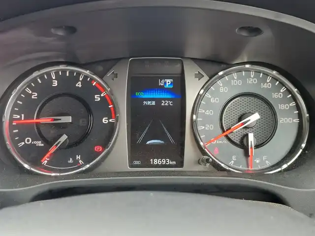 トヨタ ハイラックス Z GRスポーツ 東京都 2023(令5)年 1.9万km スーパーホワイトⅡ 純正ディスプレイオーディオ/パノラミックビューモニター/ETC2.0/ドライブレコーダー/ハーフレザーシート/プリクラッシュセーフティ/レーンディパーチャーアラート/コーナーセンサー/レーダークルーズコントロール/パドルシフト/LEDヘッドライト/オートライト/スマートキー