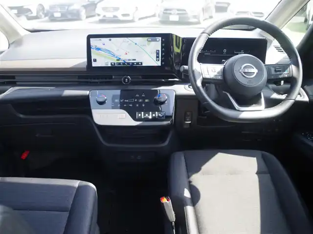 日産 セレナ ハイウェイスター V 千葉県 2023(令5)年 5.3万km ダイヤモンドブラック エマージェンシーブレーキ/ハンズフリー両側パワースライドドア/インテリジェントルームミラー/純正コネクトナビ/地デジTV/【Bluetooth接続】/アラウンドビューモニター/革巻きステアリング/ステアリングスイッチ/ETC（2.0）/LEDヘッドライト/フォグライト/ウインカーミラー/純正16インチアルミホイル/サイド/カーテンエアバッグ/インテリジェントキー