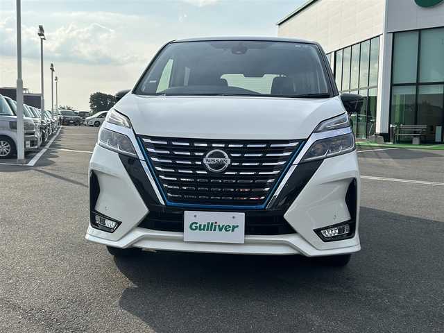 日産 セレナ e－パワー ハイウェイスター V 奈良県 2020(令2)年 2.5万km ブリリアントホワイトパール 2トーン 両側パワースライドドア/純正ナビ(フルセグTV/CD/DVD/AM・FM/BT/HDMI)/純正フリップダウンモニター/アラウンドビューモニター/ETC/クルーズコントロール/プロパイロット/インテリジェントエマージェンシーブレーキ/インテリジェントパーキングアシスト/オートブレーキホールド/純正16インチアルミホイール/純正フロアマット