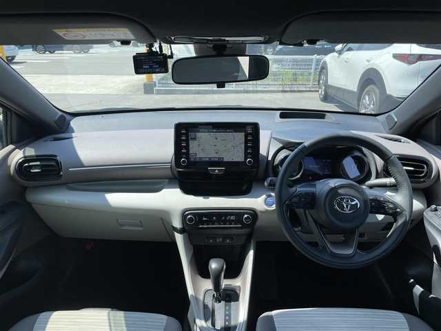 トヨタ ヤリス ハイブリッド Z 富山県 2020(令2)年 1.2万km アバンギャルドブロンズメタリック 純正ディスプレイオーディオ（AM/FM/DVD/BT/USB）/バックカメラ/ドライブレコーダー/ETC/シートヒーター/衝突被害軽減システム/レーダークルーズコントロール/レーンキープアシスト/コーナーセンサー/横滑り防止装置/アイドリングストップ/純正フロアマット/オートLEDライト/オートマチックハイビーム/革巻きステアリング/ステアリングスイッチ/スマートキー/スペアキー