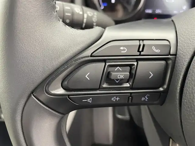 トヨタ ヤリス ハイブリッド Z 富山県 2020(令2)年 1.2万km アバンギャルドブロンズメタリック 純正ディスプレイオーディオ（AM/FM/DVD/BT/USB）/バックカメラ/ドライブレコーダー/ETC/シートヒーター/衝突被害軽減システム/レーダークルーズコントロール/レーンキープアシスト/コーナーセンサー/横滑り防止装置/アイドリングストップ/純正フロアマット/オートLEDライト/オートマチックハイビーム/革巻きステアリング/ステアリングスイッチ/スマートキー/スペアキー