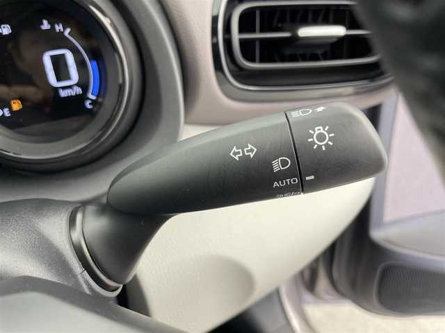 トヨタ ヤリス ハイブリッド Z 富山県 2020(令2)年 1.2万km アバンギャルドブロンズメタリック 純正ディスプレイオーディオ（AM/FM/DVD/BT/USB）/バックカメラ/ドライブレコーダー/ETC/シートヒーター/衝突被害軽減システム/レーダークルーズコントロール/レーンキープアシスト/コーナーセンサー/横滑り防止装置/アイドリングストップ/純正フロアマット/オートLEDライト/オートマチックハイビーム/革巻きステアリング/ステアリングスイッチ/スマートキー/スペアキー