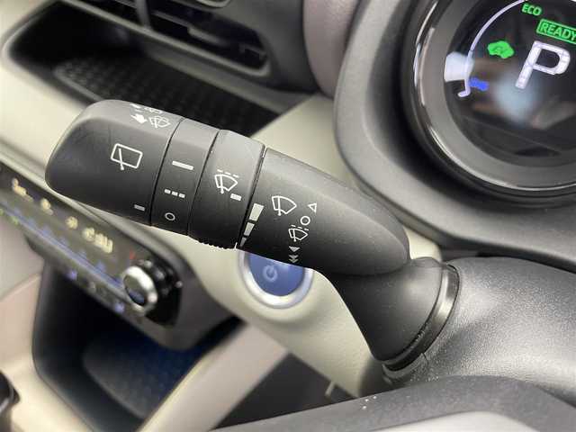 トヨタ ヤリス ハイブリッド Z 富山県 2020(令2)年 1.2万km アバンギャルドブロンズメタリック 純正ディスプレイオーディオ（AM/FM/DVD/BT/USB）/バックカメラ/ドライブレコーダー/ETC/シートヒーター/衝突被害軽減システム/レーダークルーズコントロール/レーンキープアシスト/コーナーセンサー/横滑り防止装置/アイドリングストップ/純正フロアマット/オートLEDライト/オートマチックハイビーム/革巻きステアリング/ステアリングスイッチ/スマートキー/スペアキー