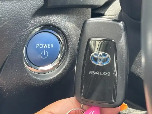トヨタ ＲＡＶ４ ハイブリットG 宮城県 2020(令2)年 10.9万km ホワイトパールクリスタルシャイン 登録時走行距離１０８７２７ｋｍ/全方位カメラ/レーダークルーズコントロール/プリクラッシュセーフティ/レーンキープアシスト/ブラインドスポットモニター/電動パーキング/ブレーキホールド/横滑り防止機能/オートライト/オートマチックハイビーム/純正ディスプレイ/・ミラキャスト/・ＢＴ/ETC２．０/ドライブレコーダー（前後）/パワーシート（D席）/プッシュスタート/スマートキー/LEDヘッドライト/フォグランプ/ウインカーミラー/１００V充電