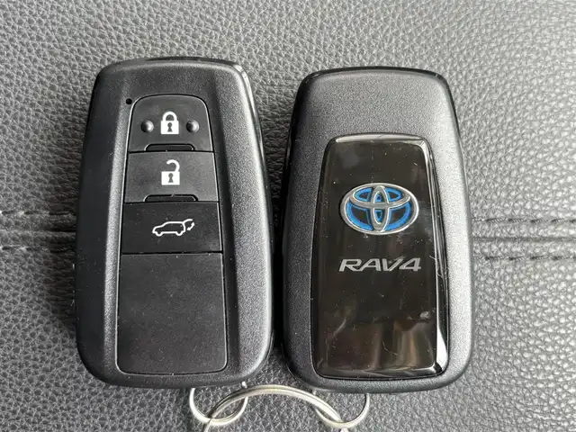 トヨタ ＲＡＶ４ ハイブリットG 宮城県 2020(令2)年 10.9万km ホワイトパールクリスタルシャイン 登録時走行距離１０８７２７ｋｍ/全方位カメラ/レーダークルーズコントロール/プリクラッシュセーフティ/レーンキープアシスト/ブラインドスポットモニター/電動パーキング/ブレーキホールド/横滑り防止機能/オートライト/オートマチックハイビーム/純正ディスプレイ/・ミラキャスト/・ＢＴ/ETC２．０/ドライブレコーダー（前後）/パワーシート（D席）/プッシュスタート/スマートキー/LEDヘッドライト/フォグランプ/ウインカーミラー/１００V充電