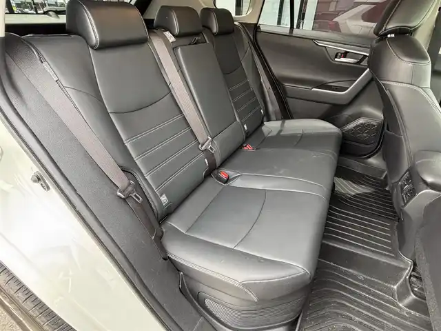 トヨタ ＲＡＶ４ ハイブリットG 宮城県 2020(令2)年 10.9万km ホワイトパールクリスタルシャイン 登録時走行距離１０８７２７ｋｍ/全方位カメラ/レーダークルーズコントロール/プリクラッシュセーフティ/レーンキープアシスト/ブラインドスポットモニター/電動パーキング/ブレーキホールド/横滑り防止機能/オートライト/オートマチックハイビーム/純正ディスプレイ/・ミラキャスト/・ＢＴ/ETC２．０/ドライブレコーダー（前後）/パワーシート（D席）/プッシュスタート/スマートキー/LEDヘッドライト/フォグランプ/ウインカーミラー/１００V充電