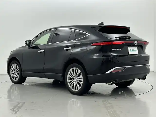 トヨタ ハリアー Z レザーパッケージ 熊本県 2021(令3)年 3.9万km ブラック 純正１２．３インチナビ（ApplCarPlay・AndroidAuto・フルセグ・BT・USB）/ＪＢＬプレミアムサウンド/パノラミックビューモニター/ビルトインETC2.0/レザーシート/前席シートヒーター＆ベンチレーション/録画機能付デジタルインナーミラー/ステアリングヒーター/パワーバックドア/電動パーキング/ブレーキホールド/前後クリアランスソナー/トヨタセーフティーセンス/・プリクラッシュセーフティ/・レーントレーシングアシスト/・ブラインドスポットモニター/・リアクロストラフィックアラート/・ロードサインアシスト/・レーダークルーズコントロール/・先行車発進お知らせ機能/・レーンディパーチャーアラート/・アダプティブハイビームアシスト/横滑り防止/ヘッドアップディスプレイ/パワーシート【シートメモリー付】/デジタルインナーミラー【ドライブレコーダー機能付】/社外フロアマット/純正19インチＡＷ/オートライト/LEDヘッドライト/フォグランプ/スマートキー/プッシュスタート/スペアキー1本/保証書/取扱説明書