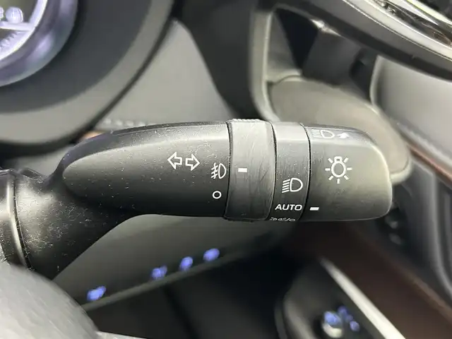トヨタ ハリアー Z レザーパッケージ 熊本県 2021(令3)年 3.9万km ブラック 純正１２．３インチナビ（ApplCarPlay・AndroidAuto・フルセグ・BT・USB）/ＪＢＬプレミアムサウンド/パノラミックビューモニター/ビルトインETC2.0/レザーシート/前席シートヒーター＆ベンチレーション/録画機能付デジタルインナーミラー/ステアリングヒーター/パワーバックドア/電動パーキング/ブレーキホールド/前後クリアランスソナー/トヨタセーフティーセンス/・プリクラッシュセーフティ/・レーントレーシングアシスト/・ブラインドスポットモニター/・リアクロストラフィックアラート/・ロードサインアシスト/・レーダークルーズコントロール/・先行車発進お知らせ機能/・レーンディパーチャーアラート/・アダプティブハイビームアシスト/横滑り防止/ヘッドアップディスプレイ/パワーシート【シートメモリー付】/デジタルインナーミラー【ドライブレコーダー機能付】/社外フロアマット/純正19インチＡＷ/オートライト/LEDヘッドライト/フォグランプ/スマートキー/プッシュスタート/スペアキー1本/保証書/取扱説明書