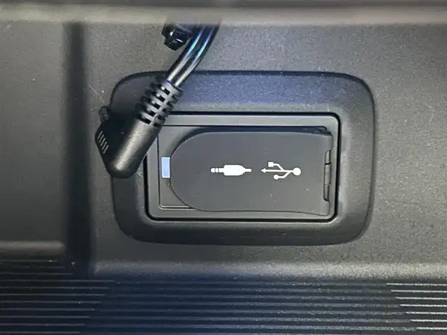 トヨタ ハリアー Z レザーパッケージ 熊本県 2021(令3)年 3.9万km ブラック 純正１２．３インチナビ（ApplCarPlay・AndroidAuto・フルセグ・BT・USB）/ＪＢＬプレミアムサウンド/パノラミックビューモニター/ビルトインETC2.0/レザーシート/前席シートヒーター＆ベンチレーション/録画機能付デジタルインナーミラー/ステアリングヒーター/パワーバックドア/電動パーキング/ブレーキホールド/前後クリアランスソナー/トヨタセーフティーセンス/・プリクラッシュセーフティ/・レーントレーシングアシスト/・ブラインドスポットモニター/・リアクロストラフィックアラート/・ロードサインアシスト/・レーダークルーズコントロール/・先行車発進お知らせ機能/・レーンディパーチャーアラート/・アダプティブハイビームアシスト/横滑り防止/ヘッドアップディスプレイ/パワーシート【シートメモリー付】/デジタルインナーミラー【ドライブレコーダー機能付】/社外フロアマット/純正19インチＡＷ/オートライト/LEDヘッドライト/フォグランプ/スマートキー/プッシュスタート/スペアキー1本/保証書/取扱説明書