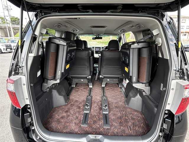 トヨタ アルファード 240S タイプゴールド 岡山県 2013(平25)年 9.6万km ブラック ALPINE9インチナビ/フルセグTV、CD、DVD、AM、FM/Bluetooth、/バックカメラ/パワーバックドア/両側パワースライドドア/前後ドライブレコーダー/GPSレーダー/ビルトインETC/クルーズコントロール/ハーフレザーシート/オットマン/前後コーナーセンサー