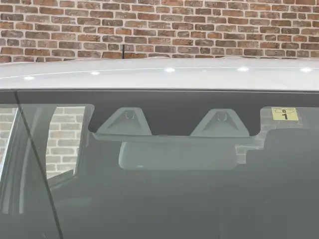 スズキ ワゴンＲ カスタムＺ HYBRID ZX 岩手県 2023(令5)年 0.7万km ピュアホワイトP ４WD/スズキセーフティサポート/デュアルカメラブレーキサポート/車線逸脱抑制機能/誤発進抑制機能/ハイビームアシスト/車両姿勢安定補助システム/リヤパーキングセンサー/横滑り防止装置/アイドリングストップ/シートヒーター/オートエアコン/オートエアコン/LEDヘッドライト/純正14インチアルミホイール/オーディオレス