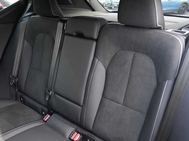 ボルボ ボルボ ＸＣ４０ ウルトラ B4 AWD ダークED 静岡県 2024(令6)年 0.1万km クリスタルホワイトP 特別仕様車/Dark エクステリア/ブラックグリル　ブラックルーフレール/ブラックガラスモール　ブラックドアミラー/googleナビゲーションCarPlay Bluetooth/全方位カメラ/ハーフレザーシート シートヒーター /前席パワーシート運転席メモリー機能/harman/kardonサラウンド/パワーバックドア /ワイヤレス充電/DSRCETC