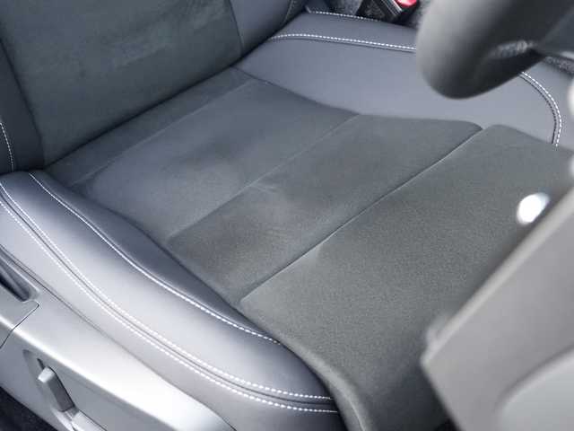 ボルボ ボルボ ＸＣ４０ ウルトラ B4 AWD ダークED 静岡県 2024(令6)年 0.1万km クリスタルホワイトP 特別仕様車/Dark エクステリア/ブラックグリル　ブラックルーフレール/ブラックガラスモール　ブラックドアミラー/googleナビゲーションCarPlay Bluetooth/全方位カメラ/ハーフレザーシート シートヒーター /前席パワーシート運転席メモリー機能/harman/kardonサラウンド/パワーバックドア /ワイヤレス充電/DSRCETC