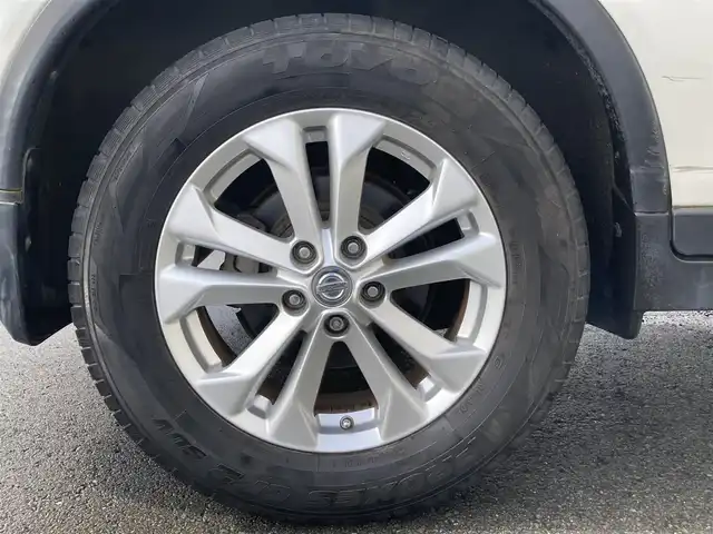 日産 エクストレイル 20X エマージェンシーブレーキ 静岡県 2015(平27)年 5.7万km ブリリアントホワイトパール エマージェンシーブレーキ/純正SDナビ(MP315D-W)/　AM FM CD DVD Bluetooth MSV/ビルトインETC/バックモニター/LEDオートヘッドランプ/シートヒーター(前席)/前後方クリアランスソナー/純正17インチアルミホイール/スマートキー＆プッシュスタート/アイドリングストップ/撥水カプロンシート/後席フリップダウンモニター/フルセグTV