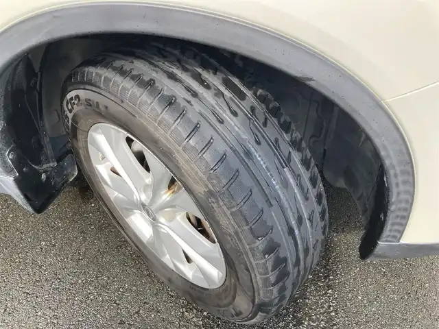 日産 エクストレイル 20X エマージェンシーブレーキ 静岡県 2015(平27)年 5.7万km ブリリアントホワイトパール エマージェンシーブレーキ/純正SDナビ(MP315D-W)/　AM FM CD DVD Bluetooth MSV/ビルトインETC/バックモニター/LEDオートヘッドランプ/シートヒーター(前席)/前後方クリアランスソナー/純正17インチアルミホイール/スマートキー＆プッシュスタート/アイドリングストップ/撥水カプロンシート/後席フリップダウンモニター/フルセグTV