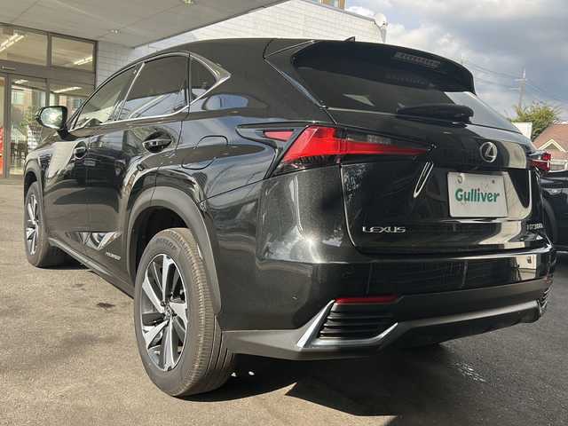 レクサス ＮＸ 300h Iパッケージ 京都府 2020(令2)年 12.9万km グラファイトブラックガラスフレーク 純正ナビ/フルセグTV/Bluetooth/CD/DVD/SD/AUX/Miracast/バックカメラ/3眼LEDヘッドライト/レーダークルーズコントロール/ステアリングヒーター/メモリー付きパワーシート/シートヒーター/電動パーキングブレーキ/パドルシフト/ビルトインETC2.0/前後ドライブレコーダー/レーダー探知機/ステアリングスイッチ/オールオートパワーウィンドウ/禁煙車
