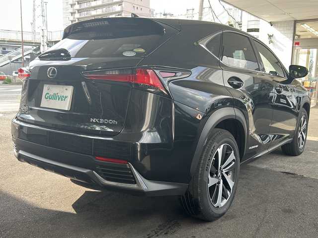 レクサス ＮＸ 300h Iパッケージ 京都府 2020(令2)年 12.9万km グラファイトブラックガラスフレーク 純正ナビ/フルセグTV/Bluetooth/CD/DVD/SD/AUX/Miracast/バックカメラ/3眼LEDヘッドライト/レーダークルーズコントロール/ステアリングヒーター/メモリー付きパワーシート/シートヒーター/電動パーキングブレーキ/パドルシフト/ビルトインETC2.0/前後ドライブレコーダー/レーダー探知機/ステアリングスイッチ/オールオートパワーウィンドウ/禁煙車