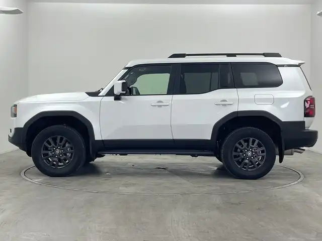 トヨタ ランドクルーザー ２５０ VX 群馬県 2024(令6)年 0.9万km プラチナホワイトパールマイカ サンルーフ　純正１２．３型ナビ　全周囲カメラ　アダプティブクルーズコントロール　衝突被害軽減ブレーキ　シートベンチレーション　シートヒーター　パワーシート　電動リアゲート　ＥＴＣ２．０　禁煙車