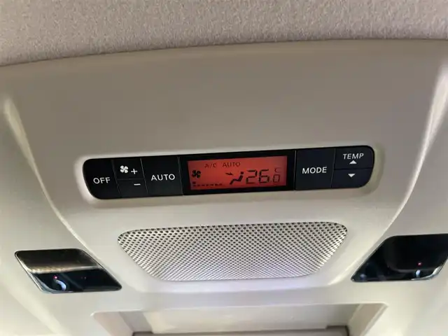 日産 エルグランド 350HWS アーバンクロム 大阪府 2012(平24)年 10.8万km ブリリアントホワイトパール (株)IDOMが運営する【じしゃロン堺店】の自社ローン専用車両になります。/こちらは現金またはオートローンご利用時の価格です。自社ローンご希望の方は別途その旨お申付け下さい