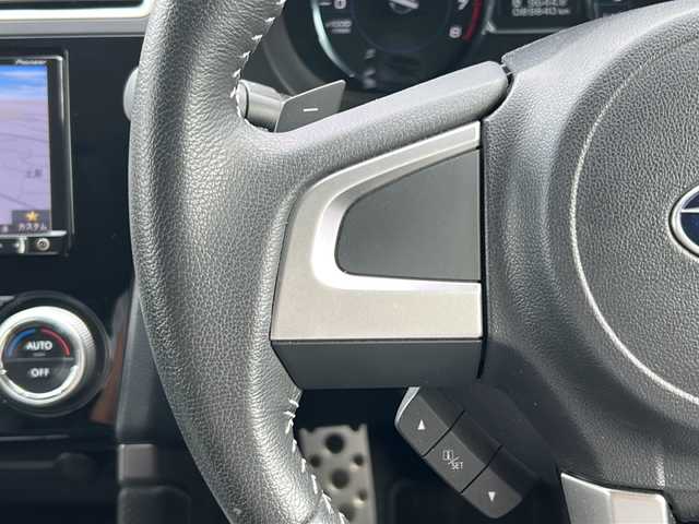 スバル フォレスター S－リミテッド 石川県 2015(平27)年 9万km クリスタルホワイトP ワンオーナー/4WD/ビルトインETC/社外メモリナビ/フルセグTV/Bluetooth接続/SD/CD/DVDミュージックサーバー/BSM/衝突軽減装置/LEDヘッドライト/オートライト/パドルシフト/SRH機能/純正アルミホイール/横滑り防止装置/クルーズコントロール/レーンキープアシスト/保証書/取扱説明書/記録薄