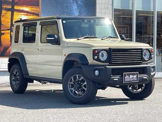 スズキ ジムニー ノマド FC 愛知県 2025(令7)年 0.3万km ベージュⅡ ＤＡＭＤリトルＤグリル　/シートヒーター　/純正アルミホイール /ＬＥＤヘッドライト　/ハイビームアシスト　/アダプティブクルーズコントロール　/後退時ブレーキサポート　/プッシュスタート　/スマートキー