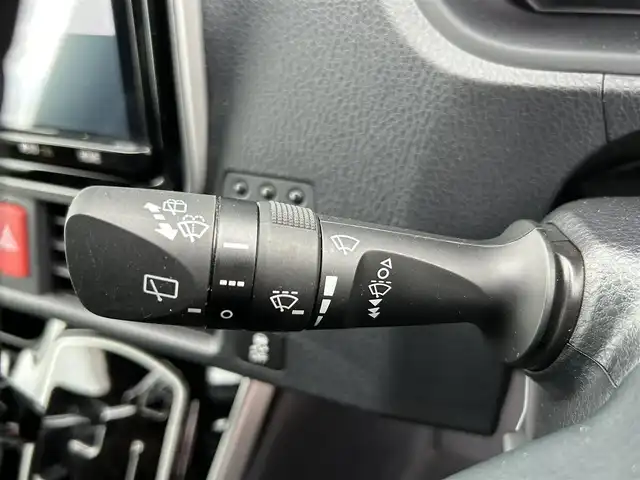 トヨタ ヴォクシー ZS 煌Ⅲ 香川県 2021(令3)年 2.6万km ブラック トヨタセーフティーセンス/・プリクラッシュ（衝突軽減）/・LDA（車線逸脱警報）/純正9インチSDナビ/純正12インチフリップダウン/両側電動スライドドア/ハーフレザーシート/革巻きステアリング/ステアリングリモコン/クルーズコントロール/前席USBポート/リアロールサンシェード/LEDヘッドライト/LEDフォグライト/ビルトインETC/純正16インチアルミ/スマートキー/プッシュスタート
