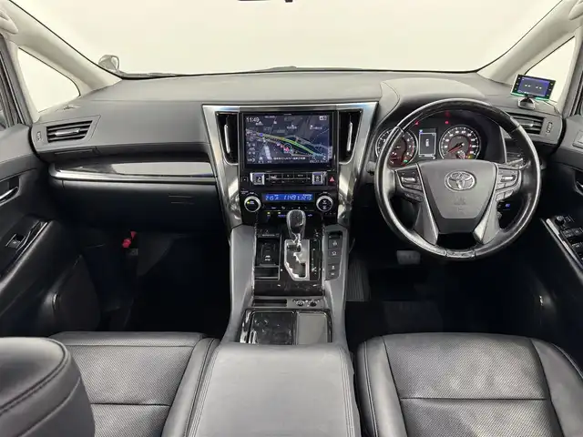 トヨタ ヴェルファイア Z Gエディション 福岡県 2018(平30)年 5.3万km ブラック アルパイン後席モニター／ナビ　/バックカメラ　/デジタルインナーミラー　/ETC　/前後ドラレコ　/レーダー探知機　/セーフティセンス　/レーダークルーズコントロール　/衝突軽減ブレーキ　/レーンキープ　/アクセル踏み間違い防止　/ＭＴモード付ＡＴ　/両側電動スライドドア　/パワーバックドア　/シートメモリー付きパワーシート　/シートヒーター/ベンチレーション　/ステアリングヒーター　/３眼ＬＥＤヘッドライト　/純正18インチアルミホイール
