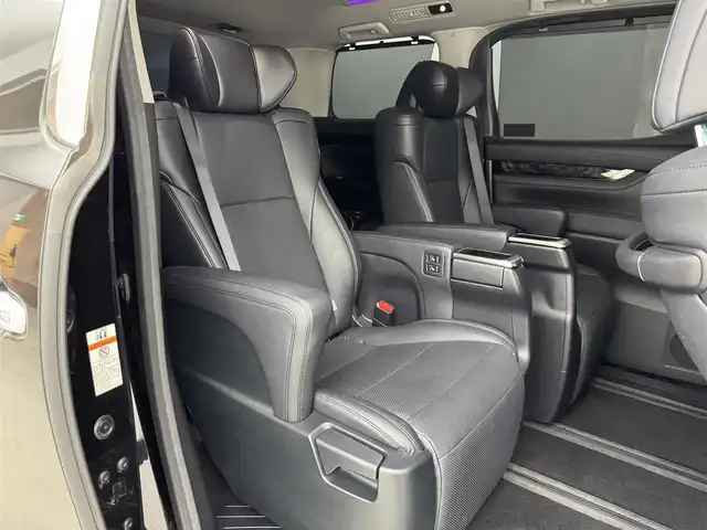 トヨタ ヴェルファイア Z Gエディション 福岡県 2018(平30)年 5.3万km ブラック アルパイン後席モニター／ナビ　/バックカメラ　/デジタルインナーミラー　/ETC　/前後ドラレコ　/レーダー探知機　/セーフティセンス　/レーダークルーズコントロール　/衝突軽減ブレーキ　/レーンキープ　/アクセル踏み間違い防止　/ＭＴモード付ＡＴ　/両側電動スライドドア　/パワーバックドア　/シートメモリー付きパワーシート　/シートヒーター/ベンチレーション　/ステアリングヒーター　/３眼ＬＥＤヘッドライト　/純正18インチアルミホイール