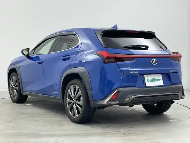 レクサス ＵＸ 250h Fスポーツ 新潟県 2020(令2)年 6.1万km セレスティアルブルーガラスフレーク 純正メモリナビ/　フルセグTV/Bluetooth/CD/DVD/USB/レクサスセーフティシステム/・オートマチックハイビーム/・プリクラッシュセーフティ/・レーントレーシングアシスト/・レーンディパーチャーアラート/・ロードサインアシスト/・レーダークルーズコントロール/リヤクロストラフィックアラート/ブラインドスポットモニター/パワーバックドア/前後ドライブレコーダー/D席メモリーシート/前席パワーシート/レザーシート/前席シートヒーター/前後コーナーセンサー/バックモニター/ビルトインETC2.0/ステアリングヒーター/レザーステアリング/ステアリングスイッチ