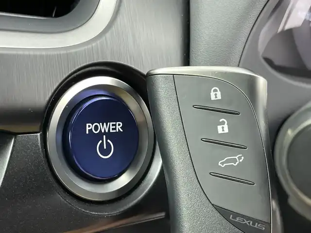 レクサス ＵＸ 250h Fスポーツ 新潟県 2020(令2)年 6.1万km セレスティアルブルーガラスフレーク 純正メモリナビ/　フルセグTV/Bluetooth/CD/DVD/USB/レクサスセーフティシステム/・オートマチックハイビーム/・プリクラッシュセーフティ/・レーントレーシングアシスト/・レーンディパーチャーアラート/・ロードサインアシスト/・レーダークルーズコントロール/リヤクロストラフィックアラート/ブラインドスポットモニター/パワーバックドア/前後ドライブレコーダー/D席メモリーシート/前席パワーシート/レザーシート/前席シートヒーター/前後コーナーセンサー/バックモニター/ビルトインETC2.0/ステアリングヒーター/レザーステアリング/ステアリングスイッチ