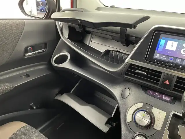 トヨタ シエンタ G グランパー 大分県 2020(令2)年 5万km センシュアルレッドマイカ 社外SDナビ/（フルセグ/CD/DVD/Bluetooth）/フリップダウンモニター/衝突軽減ブレーキ/レーンディパーチャアシスト/オートハイビーム/前後ドライブレコーダー/バックカメラ/ETC/両側パワースライドドア/プッシュスタート・スマートキー/ヘッドライトレベライザー/USB充電ポート×２/保証書・取扱説明書/スペアキー