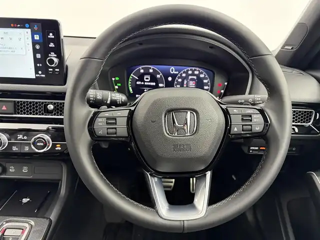 ホンダ シビック e:HEV EX 愛知県 2025(令7)年 0.1千km ソニックグレーパール 登録済未使用車/登録時走行距離13km/パノラマサンルーフ/BOSEサウンドシステム/ホンダコネクト9インチディスプレイ/フルセグTV/Bluetooth/AppleCarPlay/USB/ワイヤレス充電/純正フロアマット/ビルトインETC2.0/純正前後ドライブレコーダー/前席パワーシート/前席シートヒーター/バックカメラ/ホンダセンシング/衝突軽減ブレーキ/パーキングセンサー/踏み間違い防止装置/車線逸脱警報/アダプティブクルーズコントロール/ブラインドスポットモニター/ラゲッジマット/トノカバー