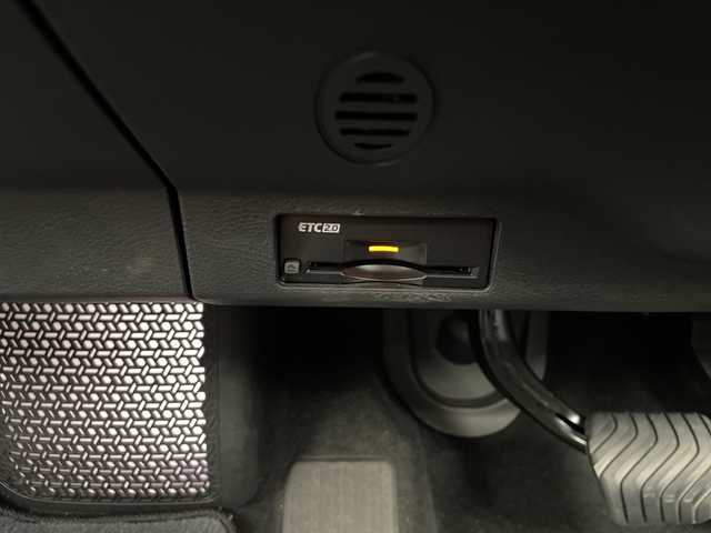 日産 アリア B6 愛知県 2022(令4)年 2.6万km 黒 純正12型ディズプレイオーディオナビ/全方位カメラ/レーダークルーズコントロール/シートヒーター/電動リアゲート/パワーシート/コーナーセンサー/純正アルミホイール/ETC2.0/ブラインドスポットモニター/LEDヘッドライト/インテリジェントミラー/レーンキープアシスト/ワイヤレス充電機/ドライブレコーダー/衝突軽減システム/フルセグ/Bluetooth/ステアリングスイッチ/スマートキー/プッシュスタート