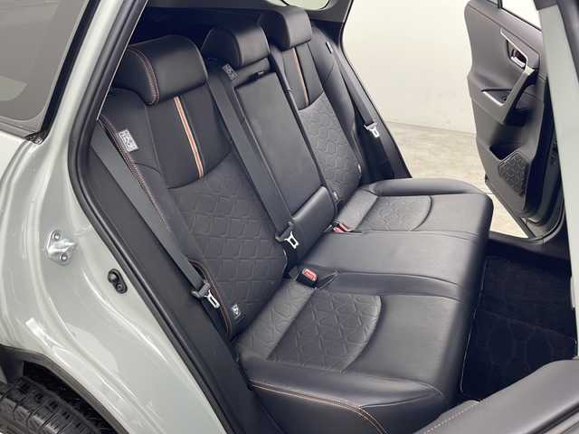 トヨタ ＲＡＶ４ アドベンチャー 秋田県 2019(令1)年 2.3万km アーバンカーキ 4WD/トヨタセーフティセンス/純正SDナビ/　　CD/DVD/BT/HDMI/フルセグ/バックカメラ/LEDオートライト/レーダークルーズコントロール/合皮シート/パワーシート/シートヒーター/ベンチレーション/ステアリングヒーター/純正フロアマット/純正ドライブレコーダー/スマートキー/ETC