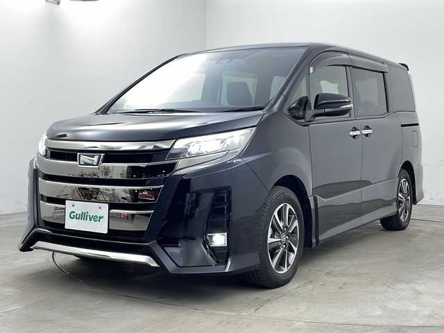 トヨタ ノア Si ダブルバイビーⅡ 兵庫県 2019(平31)年 4.7万km ブラック ・純正10インチナビ（NSZN-Z68T）CD/DVD/Bluetooth/TV/・純正12.1インチフリップダウンモニター/・両側パワースライドドア/・Toyota　Safety　Sense/プリクラッシュセーフティ/レーンディパーチャーアラート/オートマチックハイビーム/・先行車発進告知機能/・パーキングサポートブレーキ/・クルーズコントロール/・純正16インチアルミホイール/・純正フロアマット/・ＬＥＤヘッドライト/・フォグランプ/・オートライト/・社外レーダー探知機/・スマートキー/・プッシュスタート