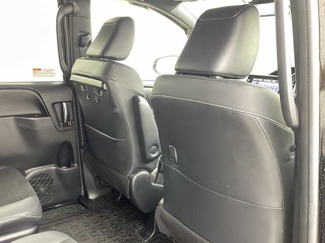 トヨタ ノア Si ダブルバイビーⅡ 兵庫県 2019(平31)年 4.7万km ブラック ・純正10インチナビ（NSZN-Z68T）CD/DVD/Bluetooth/TV/・純正12.1インチフリップダウンモニター/・両側パワースライドドア/・Toyota　Safety　Sense/プリクラッシュセーフティ/レーンディパーチャーアラート/オートマチックハイビーム/・先行車発進告知機能/・パーキングサポートブレーキ/・クルーズコントロール/・純正16インチアルミホイール/・純正フロアマット/・ＬＥＤヘッドライト/・フォグランプ/・オートライト/・社外レーダー探知機/・スマートキー/・プッシュスタート