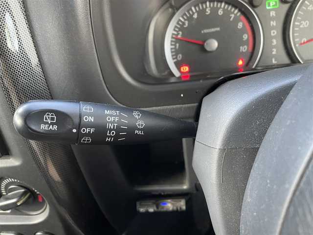 スズキ ジムニー クロスアドベンチャー XC 岡山県 2011(平23)年 7.5万km パールホワイト 登録時走行距離75085ｋｍ/社外メモリナビ/(AM/FM/DISC)/バックカメラ/4WD/ETC/純正フロアマット/純正16インチアルミホイール/革シート/ワンセグTV/運転席シートヒーター/保証書/取扱説明書/スペアキー1本