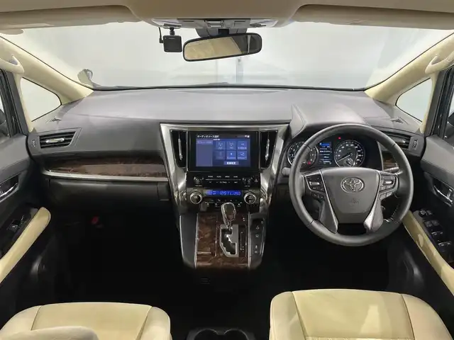 トヨタ アルファード X 愛知県 2020(令2)年 6.5万km ブラック 純正９インチナビ/両側パワースライドドア/レーダークルーズコントロール/衝突軽減ブレーキ/車線逸脱警報/クリアランスソナー/先行車発進告知/電動パーキングブレーキ/ブレーキホールド/バックカメラ/ドライブレコーダー/ビルトインＥＴＣ/アクセサリーソケット/USB入力端子/ＬＥＤヘッドライト/オートハイビーム/ISOFIX/純正16インチアルミホイール