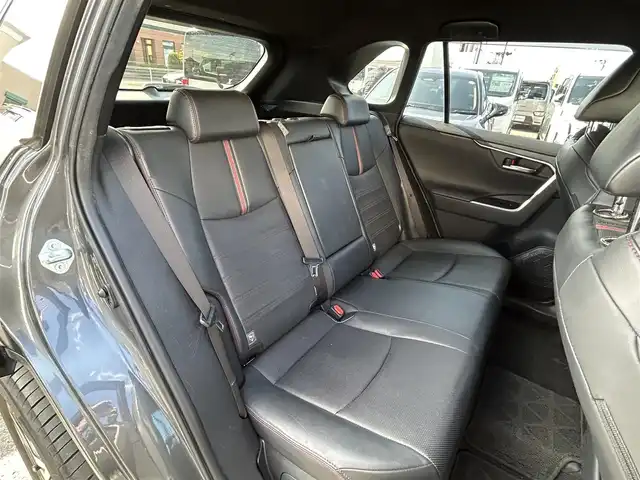 トヨタ ＲＡＶ４ ＰＨＶ G Z 長崎県 2021(令3)年 7.4万km グレーメタリック 純正ディスプレイオーディオ（ナビ/ＡＭ／ＦＭ／フルセグ／ＢＴ）/パノラミックビューモニター/ブラインドスポットモニター/ビルトインETC/レーダークルーズコントロール/全席シートヒーター/前席エアシート/ステアリングヒーター/ステアリングスイッチ/パワーバックドア/パワーシート前席/純正18インチアルミホイール
