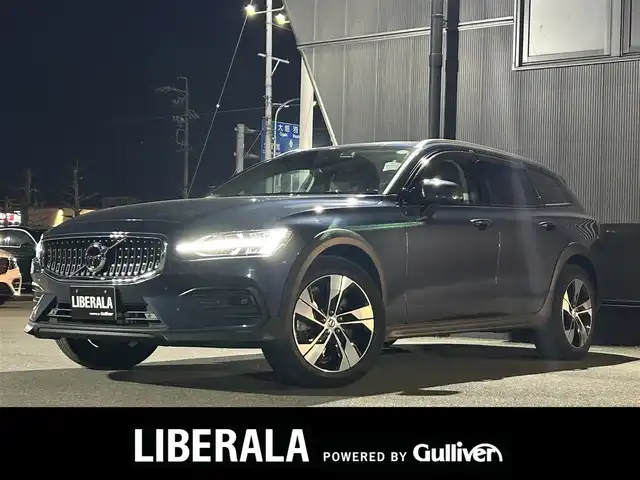 ボルボ Ｖ６０ クロスカントリー B5 AWD 岐阜県 2021(令3)年 4.9万km 青 City Safety　/　衝突回避・被害軽減ブレーキシステム/　歩行者サイクリスト大型動物検知機能/　インターセクションサポート　右折時対向車検知機能/　対向車対応機能/　ステアリング・サポート　衝突回避支援機能/オンカミング・レーン・ミティゲーション/全車速追従機能付ACC/パイロット・アシスト/後車衝突回避支援機能付ブラインドスポットインフォメーションシステム/レーンチェンジマージエイド/レーンキーピングエイド/衝突回避・被害軽減ブレーキ機能付CTA/ロードサインインフォメーション/ランオフロードプロテクション　道路逸脱事故時保護機能/衝撃吸収機構付フロントシート/ランオフロードミティゲーション　道路逸脱回避支援機能/被追突時警告機能　静止時ブレーキ維持機能付/360°ビューカメラ/衝突時ブレーキ維持機能/レザーパッケージ/　本革シート/　フロントシートヒーター/　運転席8ウェイパワーシート/　助手席8ウェイパワーシート/　パワーテールゲートハンズフリーオープニングクロージング機構付/クライメートパッケージ /　ステアリングホイールヒーター/　リアシートヒーター