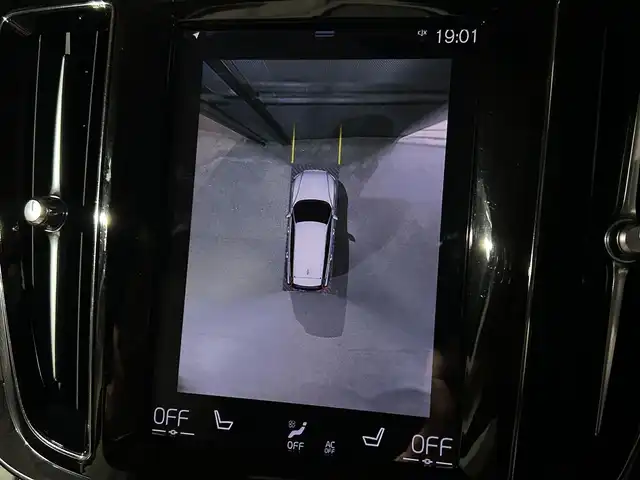 ボルボ Ｖ６０ クロスカントリー B5 AWD 岐阜県 2021(令3)年 4.9万km 青 City Safety　/　衝突回避・被害軽減ブレーキシステム/　歩行者サイクリスト大型動物検知機能/　インターセクションサポート　右折時対向車検知機能/　対向車対応機能/　ステアリング・サポート　衝突回避支援機能/オンカミング・レーン・ミティゲーション/全車速追従機能付ACC/パイロット・アシスト/後車衝突回避支援機能付ブラインドスポットインフォメーションシステム/レーンチェンジマージエイド/レーンキーピングエイド/衝突回避・被害軽減ブレーキ機能付CTA/ロードサインインフォメーション/ランオフロードプロテクション　道路逸脱事故時保護機能/衝撃吸収機構付フロントシート/ランオフロードミティゲーション　道路逸脱回避支援機能/被追突時警告機能　静止時ブレーキ維持機能付/360°ビューカメラ/衝突時ブレーキ維持機能/レザーパッケージ/　本革シート/　フロントシートヒーター/　運転席8ウェイパワーシート/　助手席8ウェイパワーシート/　パワーテールゲートハンズフリーオープニングクロージング機構付/クライメートパッケージ /　ステアリングホイールヒーター/　リアシートヒーター