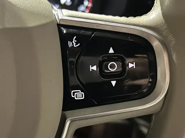 ボルボ Ｖ６０ クロスカントリー B5 AWD 岐阜県 2021(令3)年 4.9万km 青 City Safety　/　衝突回避・被害軽減ブレーキシステム/　歩行者サイクリスト大型動物検知機能/　インターセクションサポート　右折時対向車検知機能/　対向車対応機能/　ステアリング・サポート　衝突回避支援機能/オンカミング・レーン・ミティゲーション/全車速追従機能付ACC/パイロット・アシスト/後車衝突回避支援機能付ブラインドスポットインフォメーションシステム/レーンチェンジマージエイド/レーンキーピングエイド/衝突回避・被害軽減ブレーキ機能付CTA/ロードサインインフォメーション/ランオフロードプロテクション　道路逸脱事故時保護機能/衝撃吸収機構付フロントシート/ランオフロードミティゲーション　道路逸脱回避支援機能/被追突時警告機能　静止時ブレーキ維持機能付/360°ビューカメラ/衝突時ブレーキ維持機能/レザーパッケージ/　本革シート/　フロントシートヒーター/　運転席8ウェイパワーシート/　助手席8ウェイパワーシート/　パワーテールゲートハンズフリーオープニングクロージング機構付/クライメートパッケージ /　ステアリングホイールヒーター/　リアシートヒーター