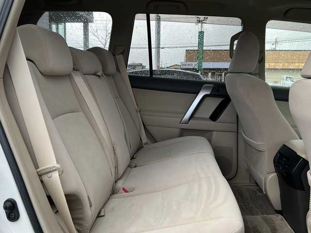 トヨタ ランドクルーザー プラド TX 秋田県 2018(平30)年 3.1万km ホワイトパールクリスタルシャイン 社外メモリナビ/社外BT、CD、DVD/バックカメラ/ドライブレコーダー/純正17インチAW/４WD/保証書、取説