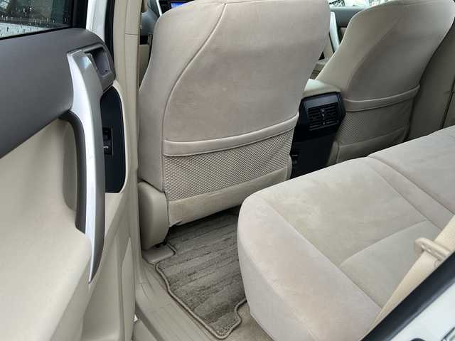 トヨタ ランドクルーザー プラド TX 秋田県 2018(平30)年 3.1万km ホワイトパールクリスタルシャイン 社外メモリナビ/社外BT、CD、DVD/バックカメラ/ドライブレコーダー/純正17インチAW/４WD/保証書、取説