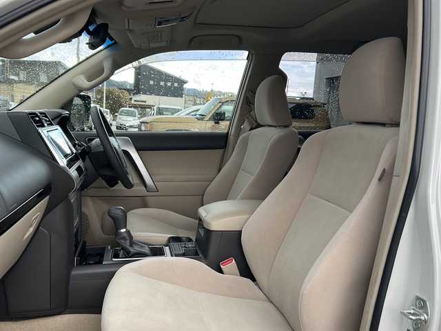 トヨタ ランドクルーザー プラド TX 秋田県 2018(平30)年 3.1万km ホワイトパールクリスタルシャイン 社外メモリナビ/社外BT、CD、DVD/バックカメラ/ドライブレコーダー/純正17インチAW/４WD/保証書、取説