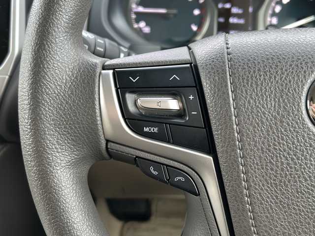 トヨタ ランドクルーザー プラド TX 秋田県 2018(平30)年 3.1万km ホワイトパールクリスタルシャイン 社外メモリナビ/社外BT、CD、DVD/バックカメラ/ドライブレコーダー/純正17インチAW/４WD/保証書、取説