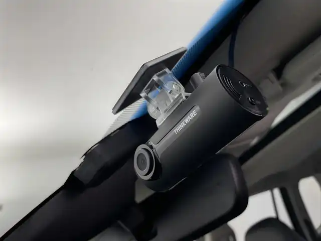 トヨタ ランドクルーザー プラド TX Lパッケージ マットブラED 富山県 2023(令5)年 2.2万km ホワイトパールクリスタルシャイン サンルーフ/社外ナビ（AM/FM/BT/フルセグ）/バックカメラ/ドライブレコーダー/ETC/レザーシート/D/N席パワーシート/D/N席シートヒーター/D/N席シートベンチレーション/衝突被害軽減システム/レーダークルーズコントロール/レーンキープアシスト/コーナーセンサー/横滑り防止装置/純正アルミホイール/社外フロアマット/オートLEDライト/オートマチックハイビーム/フォグライト/革巻きステアリング/ステアリングスイッチ/スマートキー