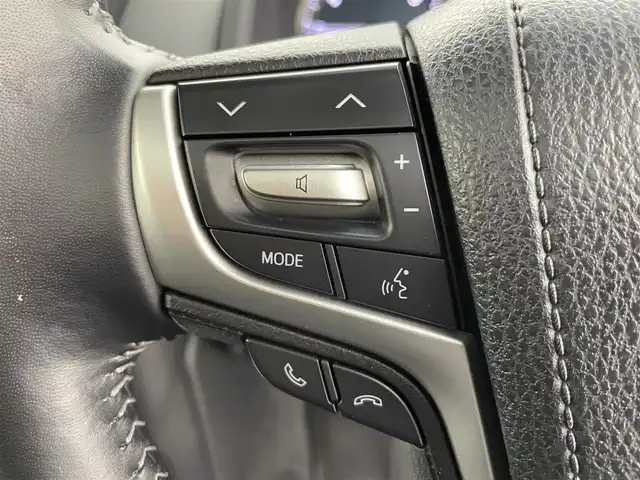 トヨタ ランドクルーザー プラド TX Lパッケージ マットブラED 富山県 2023(令5)年 2.2万km ホワイトパールクリスタルシャイン サンルーフ/社外ナビ（AM/FM/BT/フルセグ）/バックカメラ/ドライブレコーダー/ETC/レザーシート/D/N席パワーシート/D/N席シートヒーター/D/N席シートベンチレーション/衝突被害軽減システム/レーダークルーズコントロール/レーンキープアシスト/コーナーセンサー/横滑り防止装置/純正アルミホイール/社外フロアマット/オートLEDライト/オートマチックハイビーム/フォグライト/革巻きステアリング/ステアリングスイッチ/スマートキー