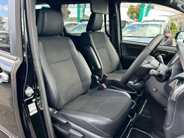 トヨタ ノア ハイブリッド Si ダブルバイビー 大阪府 2018(平30)年 5.1万km ブラック トヨタセーフティセンス　純正１０型ナビ　フリップダウンモニター　バックカメラ　両側パワースライドドア　前席シートヒーター　ハーフレザーシート　クルーズコントロール　前後ドラレコ　ＥＴＣ　ＬＥＤオートライト　ＣＤ　ＤＶＤ　ＢＴ　フルセグTV